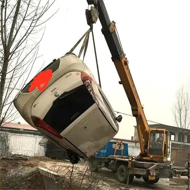 靖西吊车救援小汽车怎么吊